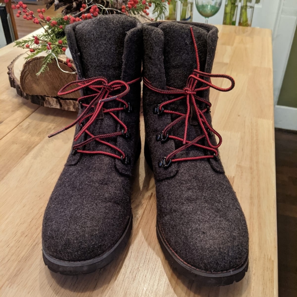 The North Face women's size 10 hiking boots